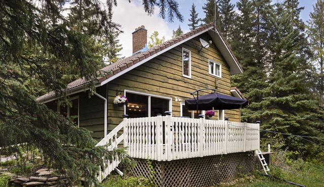 Beautiful house by the James River. Near Sundre, North Of Calgary.