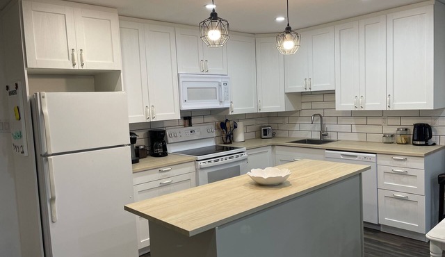 Beautiful Mountain Views-Luxury Hot Tub-Family & Pet Friendly
