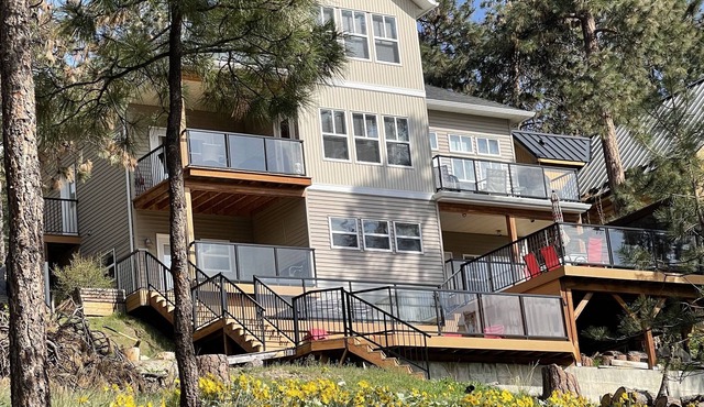 Beautiful Private Home - 1.25 Acres Overlooking Lake Okanagan in Lake Country