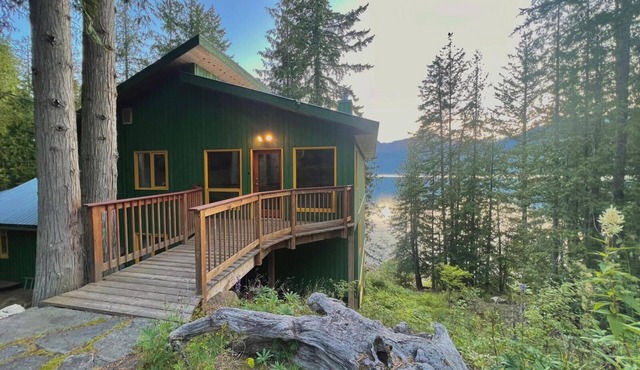 Beautiful Private Lakefront Home