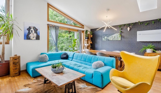 Beautifully renovated 3 bedroom home w/hot tub