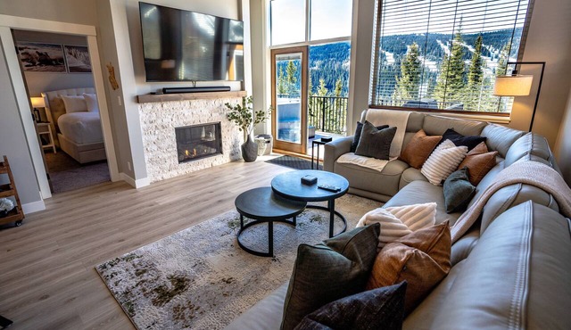 Best Alpine Views in SP + Quality Luxury Furnishing + EV+ Steps out Ski + All Season Family Fun