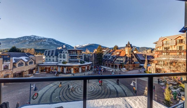 Best Location! Gorgeous & Spacious 2BD with Views