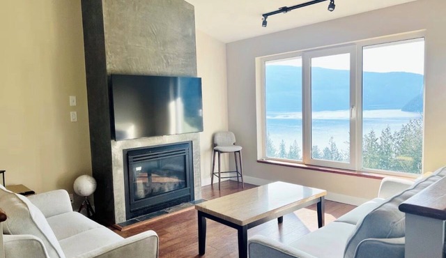 Best Views in All of Sicamous!
