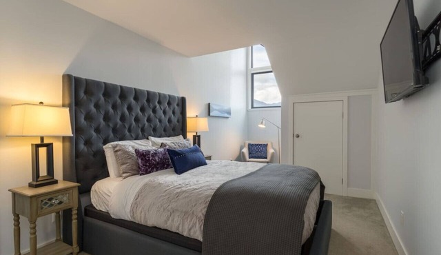 Black Tusk | Top Floor + Best Location + Mtn Views
