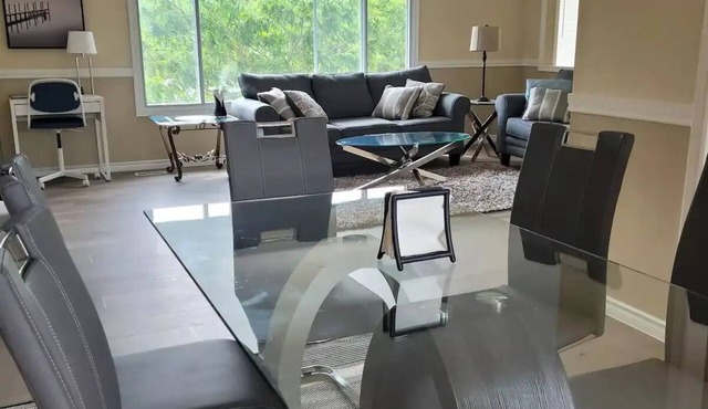 Blissful 4 bedroom Oasis Abbotsford, BC