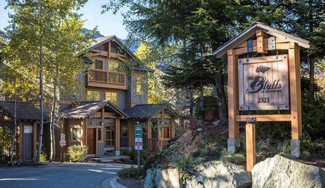 BLUFFS 6 | 3 Bed 2 Bath Townhouse | Ski-In/Out | Breathtaking Views | Hot Tub in Whistler