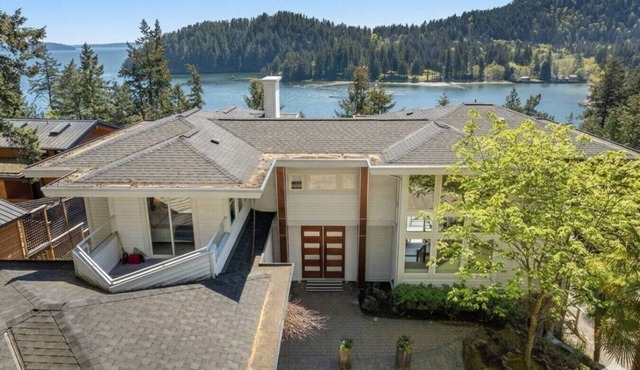 Bowen Island Ocean Retreat | Whole House | Hot Tub