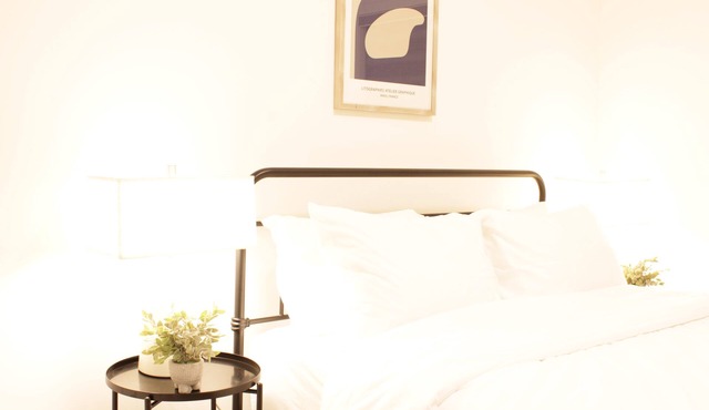 Brand New| 3 Bedroom, 1 king 2 Queen| Near Airport
