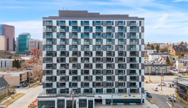 Breath Taking View-5Guest-2bed2bath-DTskyline-TopFloor-PH access