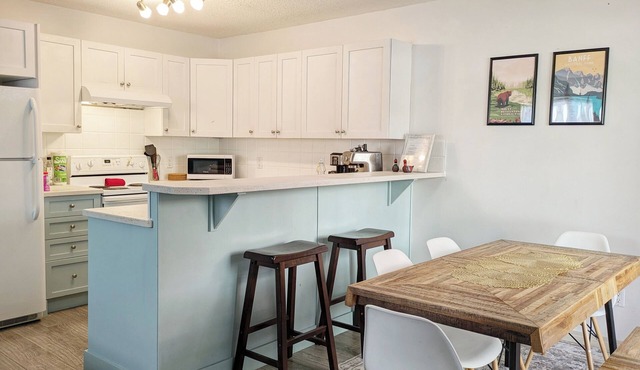 Bright 3 bed 3 bath House in Radium Hot Springs