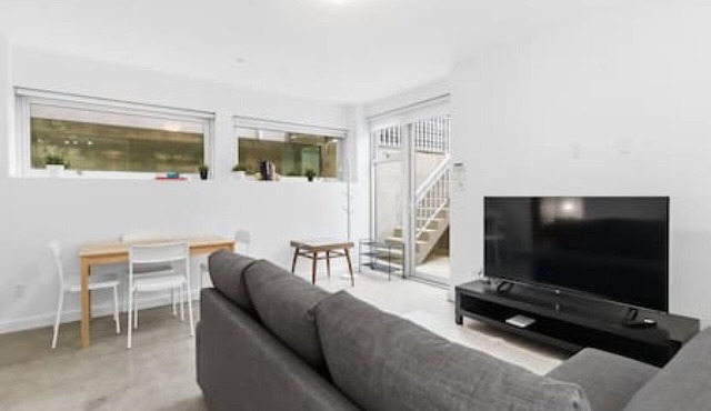 Bright Private-Entrance Suite, Quiet East Van