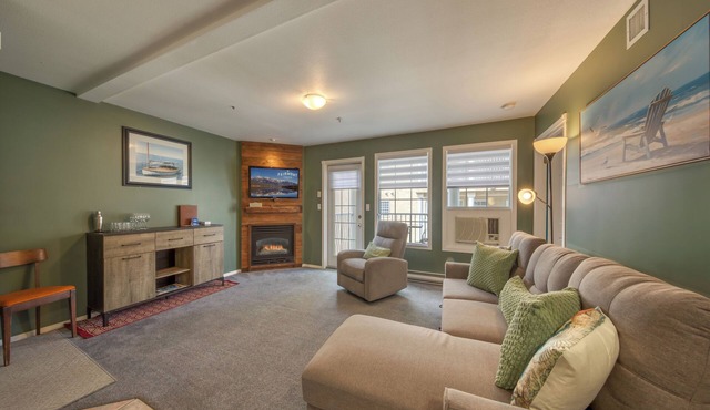 Dip & Drive: Unit 3008B 1BR at Mountain View Villas