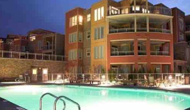 Casa Amigos: a beachfront resort 2bdrm condo w/heated pool, hot tub & BOAT SLIP
