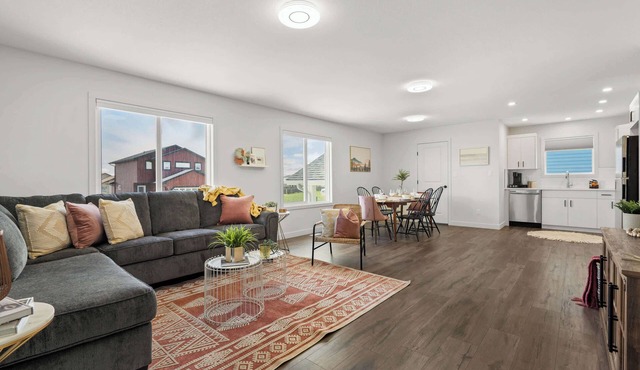 Castle View | Sleeps 15 | 5 Bedrooms & 2 Kitchens!