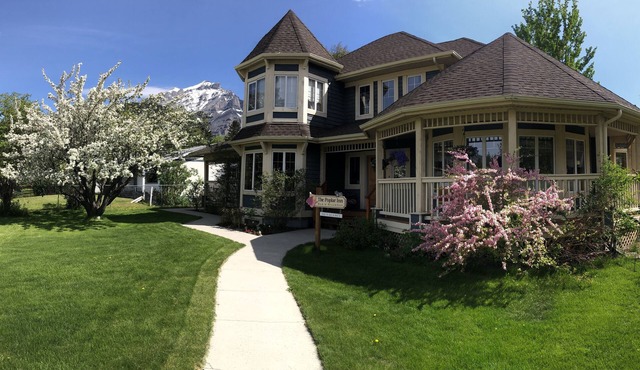 Cedar Chalet in Banff National Park