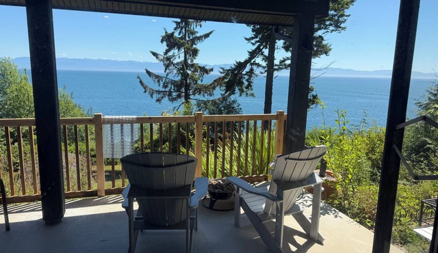 Cedar Coast Oceanfront, Victoria, 3 acre secluded rain forest, ocean retreat