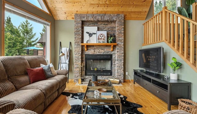Cedar & Sage | Hot Tub | A-Frame | Family Friendly