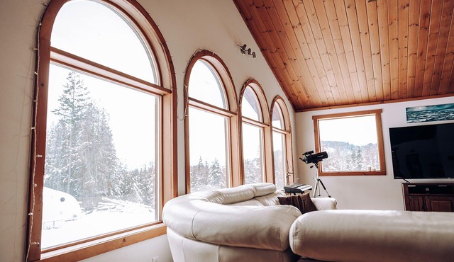 Cedar Springs Retreat - 15 mins to Silver Star