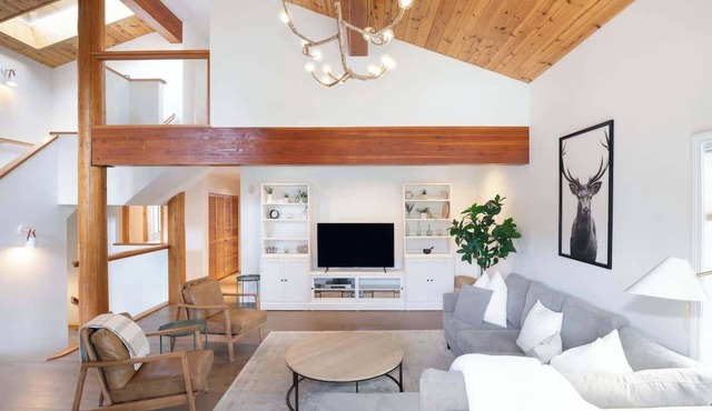 Chalet with hot tub near village