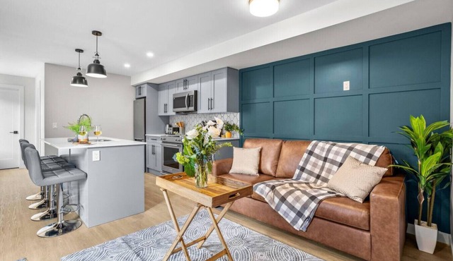 Charming 2BR Haven in Canmore Near DT and Banff in Canmore