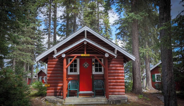 Charming Lake Louise Cabin | Fireplace Retreat