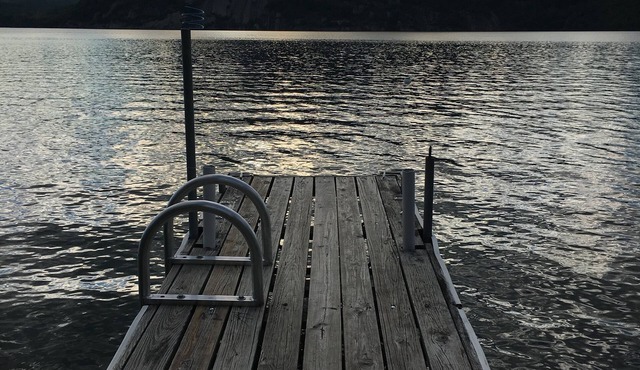 Charming Lakefront Cottage - Northern Lake George in Ticonderoga