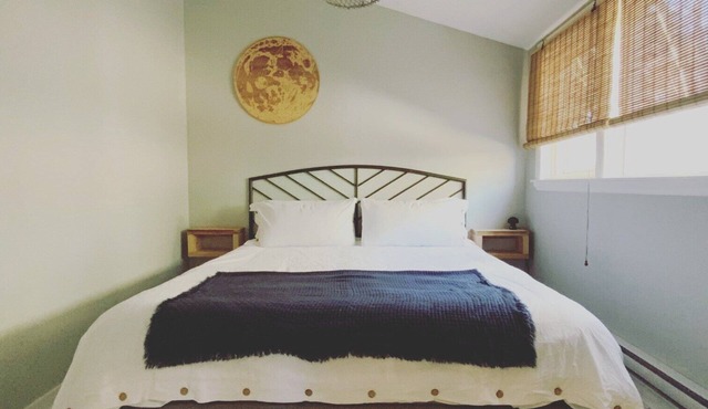 Charming New Denver suite in New Denver