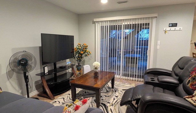 Charming, Spacious Suite w/Private Office in Maple Ridge