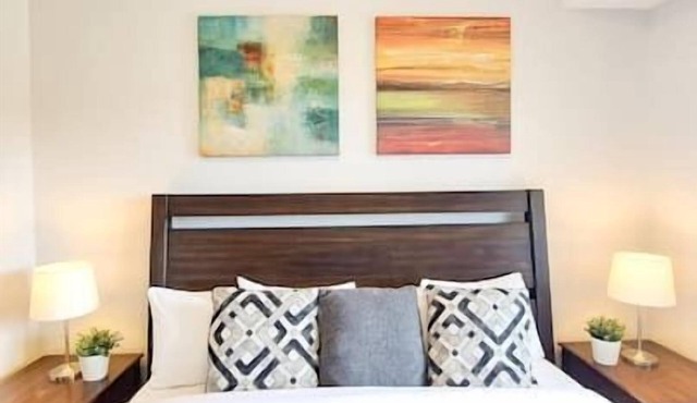 Charming top floor 4 bdrm condo - mountain views!