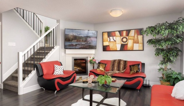Cheerful and beautiful 3 bedroom house close to lake