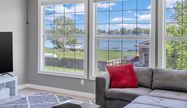 Chestermere Lake-View 4BR | Xbox, BBQ & Patio in Chestermere