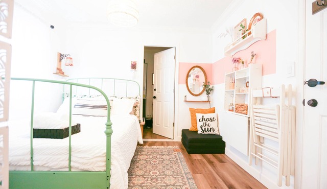 Chic Artistic individual Studio Suite Exceptional Luxury with Everything