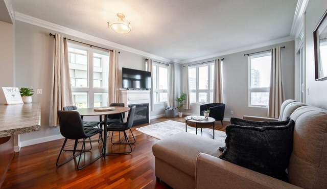 Chic Downtown Suite w/AC & Parking | Near Rogers