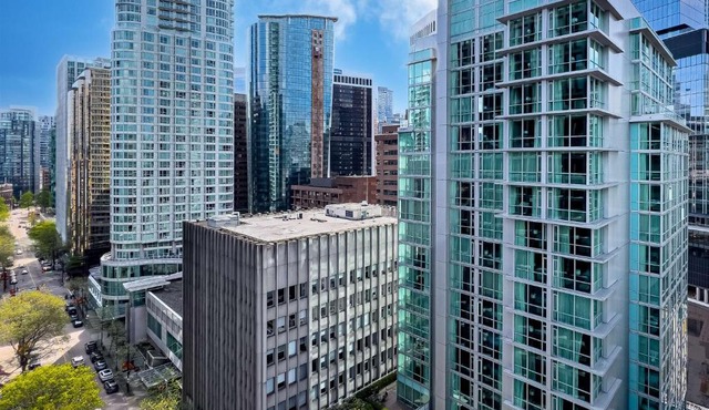 Coast Coal Harbour Vancouver Hotel by APA