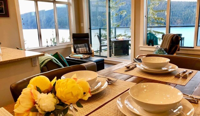 Coastal Comfort (Oceanfront - Amazing Views)