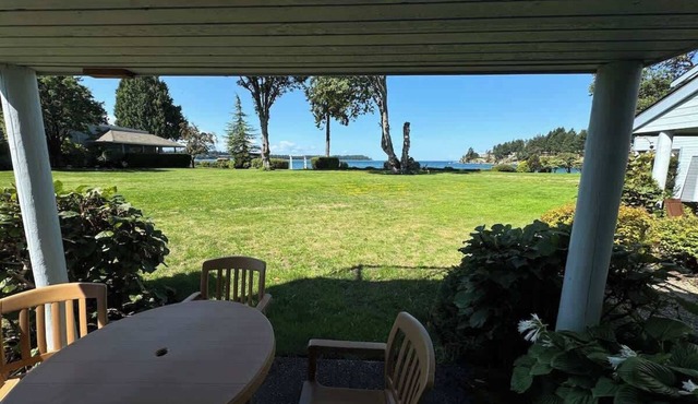 Coastal Elements - 1BDRM - Full Kitchen in Nanoose Bay