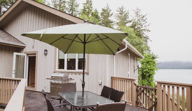 Comfortable new home with beautiful inlet views to experience a true Tofino stay