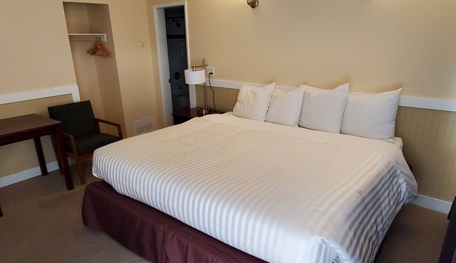 Comox Valley Inn & Suites