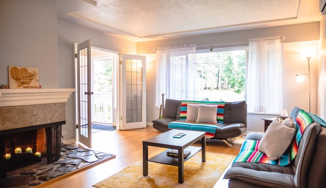 Connected Hearts Home - Entire Guest Suite on Lovely Pender Island, BC!