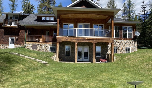 Cottage on Beautiful Tie Lake with A/C and Hot Tub