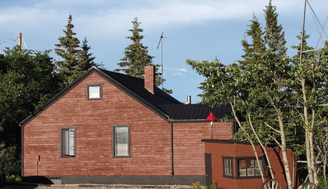 Country Cottage Near Waterton National Park