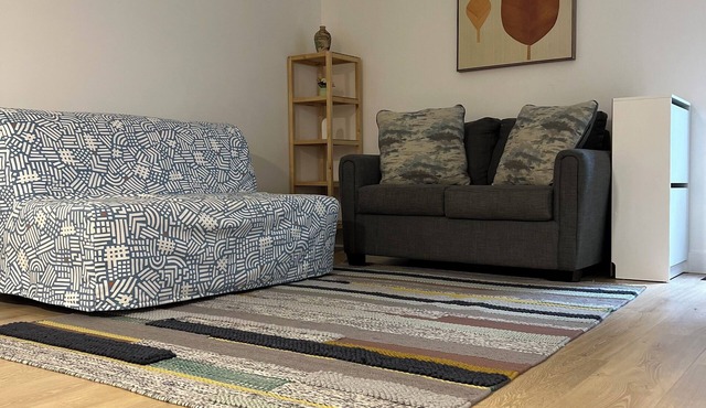 Cozy 1bdrm suite near LEC and Hwy1. 1hr drive to Vancouver