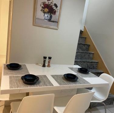 Cozy 2 Bedrooms in Basement