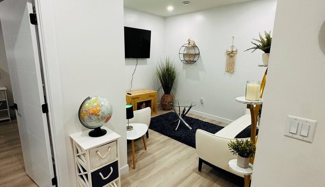 Cozy, 2BR apt., fully furnished!