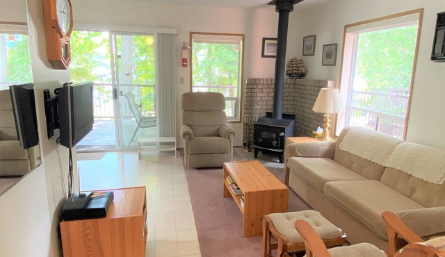 Cozy Cabin in Buena Vista Resort w/Boat Slip, Beach/Lake Access, Kayaks, Park.