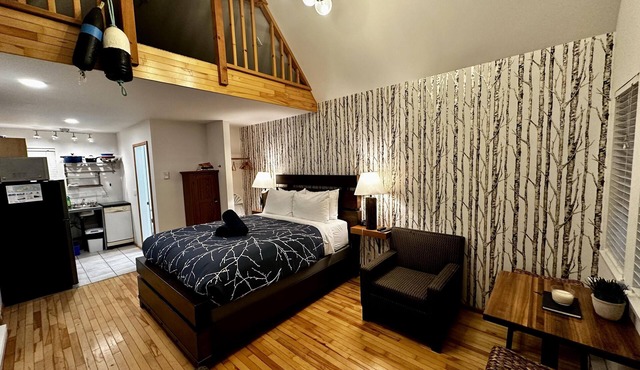 Cozy cabin near walking trails and beaches!