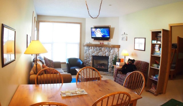 Cozy Condo Close to Village | Access to Ski-Out Trail | Private Hot Tub | Fireplace