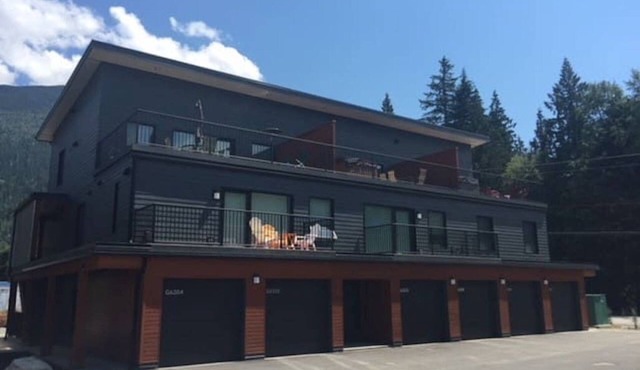 Cozy Condo minutes from RMR & Soon Cabot Pacific Golf