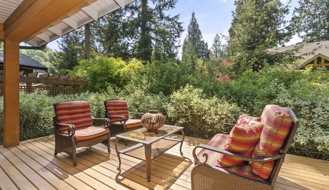 Cozy cottage w/resort style living near Cultus Lake, perfect for a family stay!
